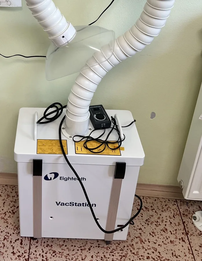 Extraorálny odsávač aerosólu v ordinácii